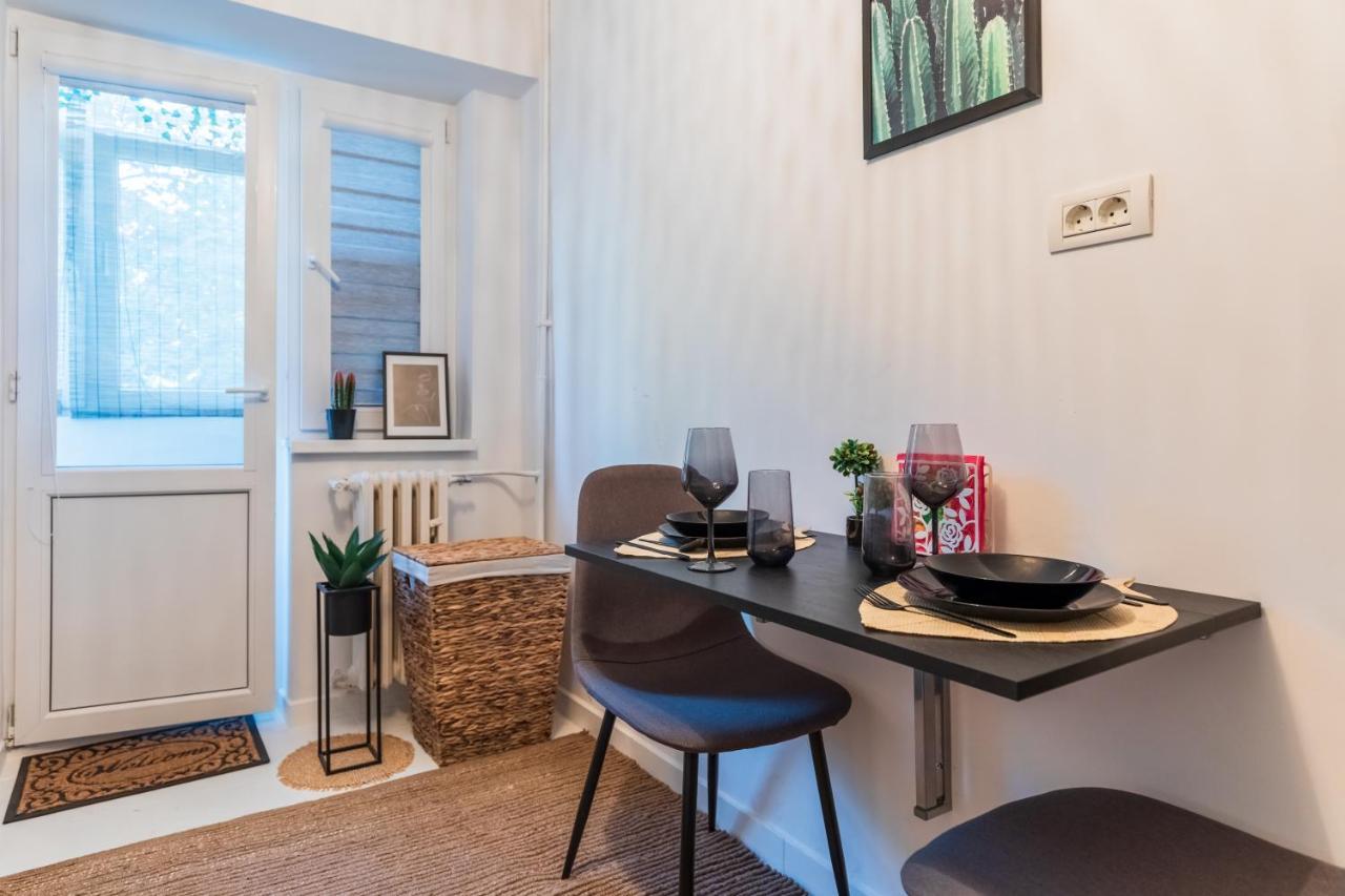 Jungle Apartment 15 Min Walk To Beach & Downtown Konstanca Kültér fotó